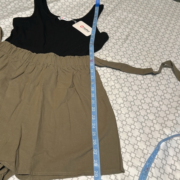 NWT PatPat WOMEN SKort ,
One Size medium 
One size small 
Sold separate - Picture 10 of 14